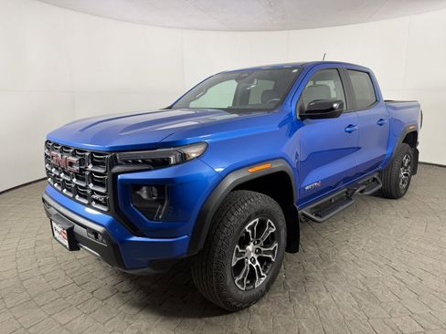 Used 2024 GMC Canyon AT4 w/ AT4 Premium Package AWD/4WD image 3