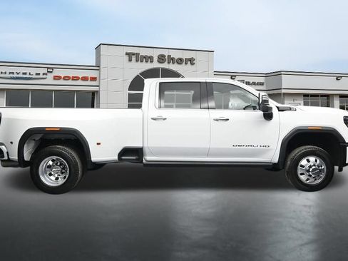 Used 2024 GMC Sierra 3500 Denali Ultimate AWD/4WD image 6