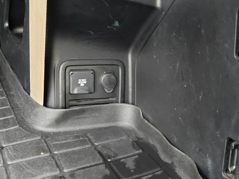 Used 2016 Toyota 4Runner SR5 image 17