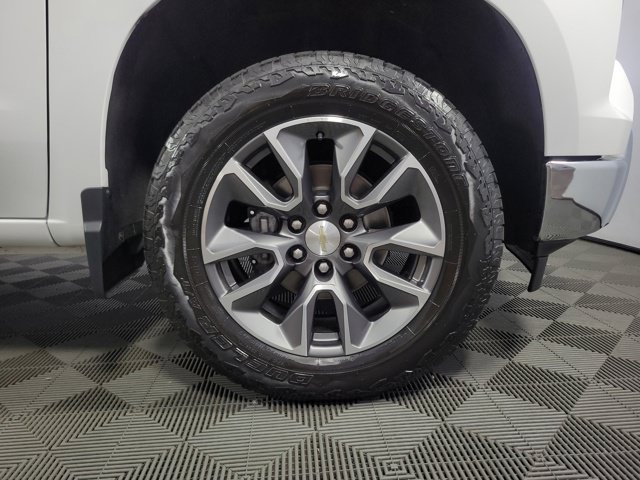 Used 2023 Chevrolet Silverado 1500 LT AWD/4WD image 11