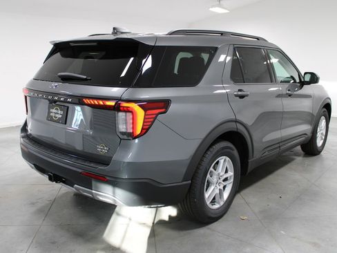 New 2026 Ford Explorer Active w/ Active Comfort Package image 8