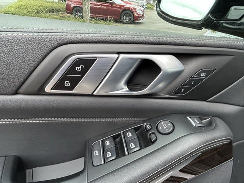 Used 2023 BMW X5 xDrive40i image 14