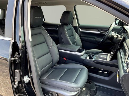Used 2026 GMC Terrain Denali w/ LPO, Floor Liner Package AWD/4WD image 29