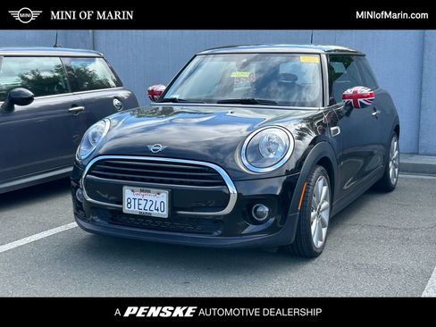Used 2021 MINI Cooper 2-Door Hardtop FWD image 1