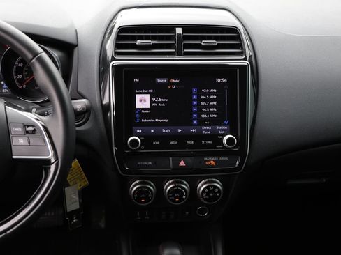 Used 2021 Mitsubishi Outlander Sport Black Edition FWD image 17