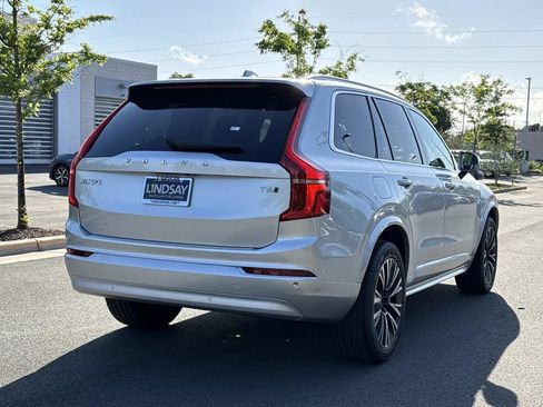 Used 2022 Volvo XC90 T6 Momentum w/ Climate Package AWD/4WD image 3