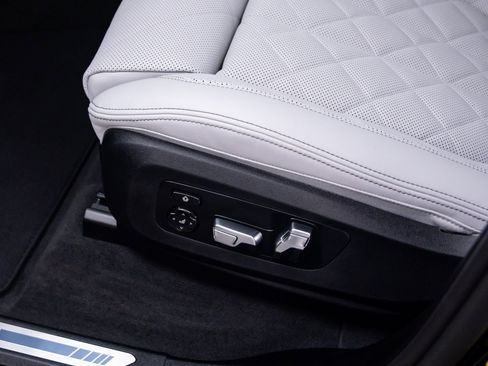 New 2026 BMW X5 xDrive50e w/ M Sport Package image 17