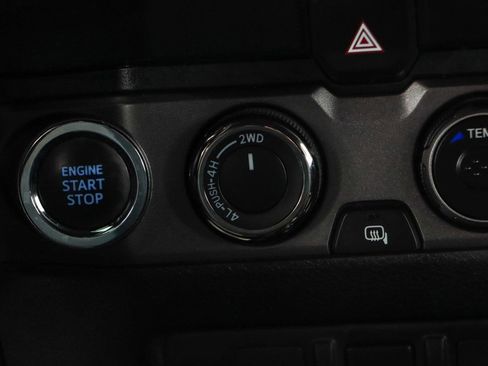 Used 2023 Toyota Tacoma TRD Off-Road image 21