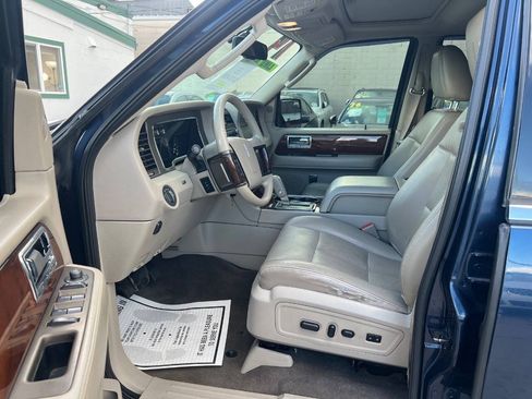 Used 2014 Lincoln Navigator L 4WD image 15