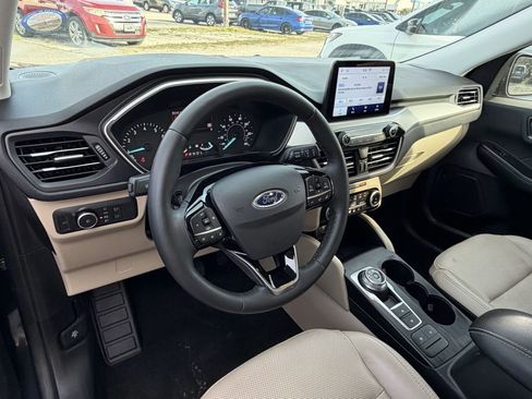 Used 2022 Ford Escape SEL FWD image 18