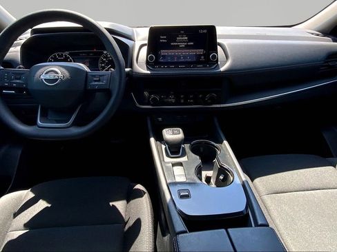 Used 2025 Nissan Rogue S image 7