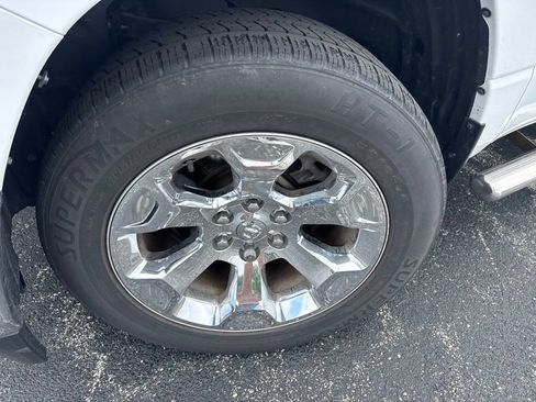 Used 2019 RAM 1500 Big Horn AWD/4WD image 2