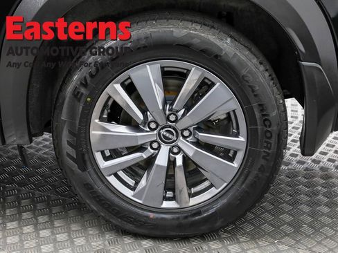 Used 2024 Nissan Pathfinder S image 33