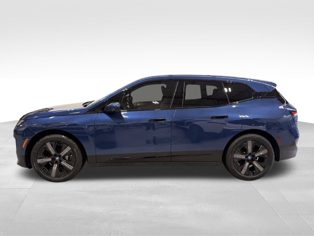 Used 2024 BMW iX xDrive50 w/ Premium Package AWD/4WD image 2