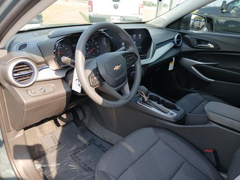 New 2026 Chevrolet Trax LS FWD image 11