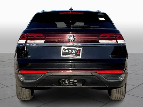 Used 2025 Volkswagen Atlas Cross Sport SE image 5