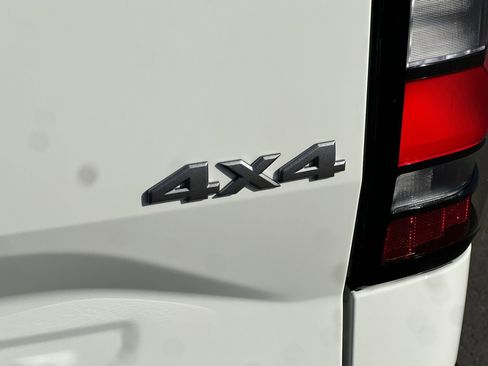 New 2026 Nissan Frontier S image 31