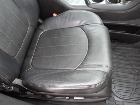 Used 2011 GMC Acadia Denali image 24