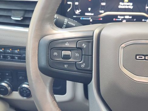 Used 2022 GMC Yukon XL Denali AWD/4WD image 28