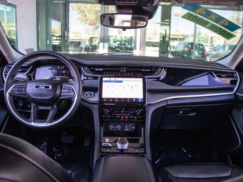 Used 2024 Jeep Grand Cherokee Limited 4xe image 15