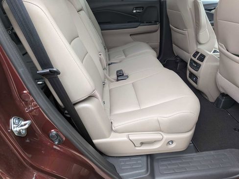 Certified 2019 Honda Pilot Touring image 20