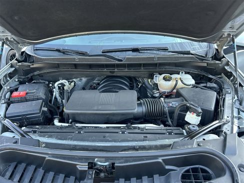 Used 2024 Chevrolet Suburban LT image 9