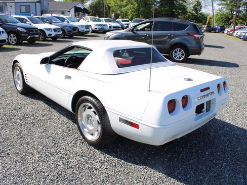 Used 1992 Chevrolet Corvette Convertible RWD image 17