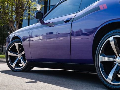 Used 2013 Dodge Challenger R/T image 25