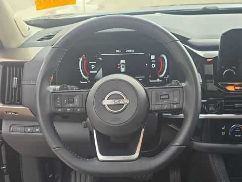 Used 2025 Nissan Pathfinder Platinum w/ Cargo Package FWD image 21