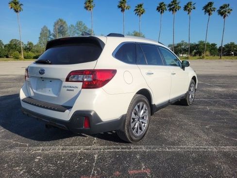 Used 2018 Subaru Outback 3.6R Touring w/ Popular Package #3 AWD/4WD image 5