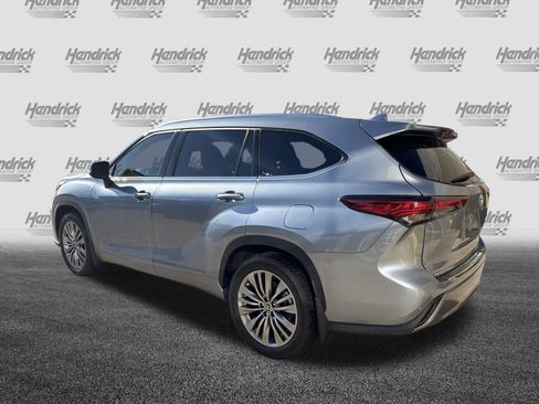 Used 2022 Toyota Highlander Platinum image 7