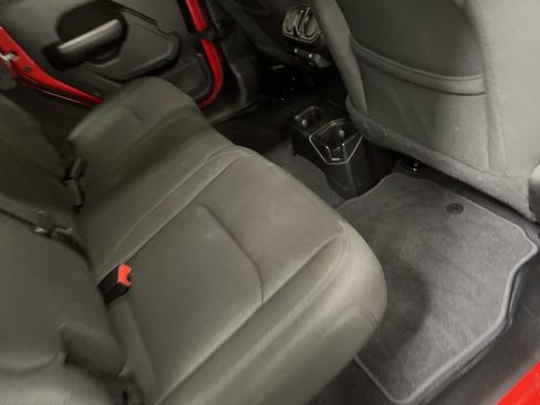 Used 2019 Jeep Wrangler Unlimited Sport S image 22