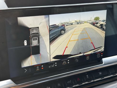 Used 2024 Chevrolet Silverado 1500 High Country AWD/4WD image 19