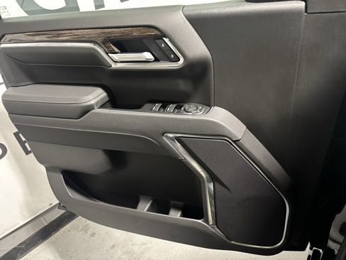 New 2026 GMC Sierra 1500 Elevation image 11