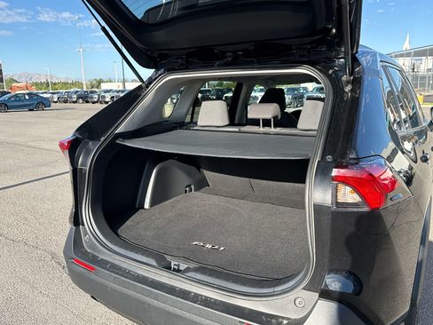 Used 2024 Toyota RAV4 XLE w/ Weather Package AWD/4WD image 15