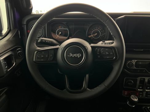 Certified 2026 Jeep Wrangler Rubicon AWD/4WD image 12