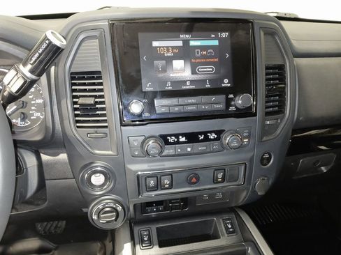 Used 2024 Nissan Titan SV w/ SV Convenience Package image 19