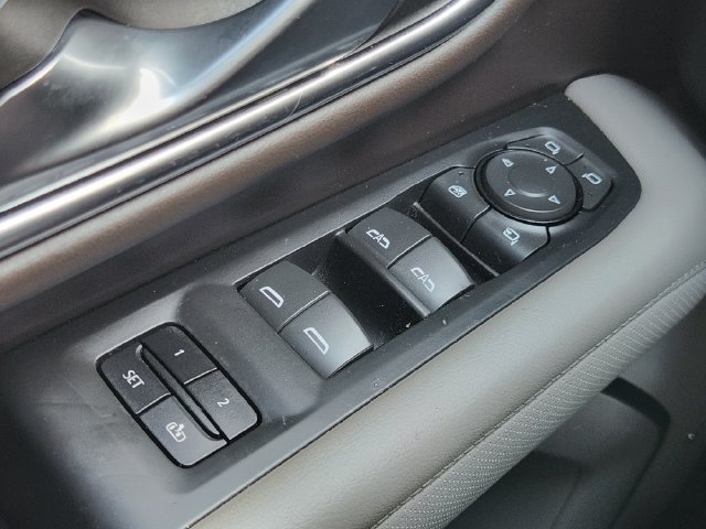 Used 2021 GMC Yukon SLT w/ SLT Luxury Package RWD image 22