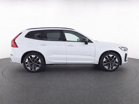 Certified 2026 Volvo XC60 B5 Plus AWD/4WD image 8