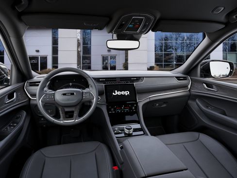 New 2025 Jeep Grand Cherokee Limited w/ Trailer Tow Package AWD/4WD image 14