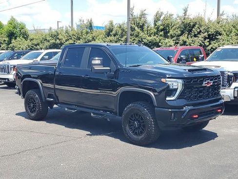 Used 2024 Chevrolet Silverado 2500 ZR2 w/ Technology Package AWD/4WD image 1