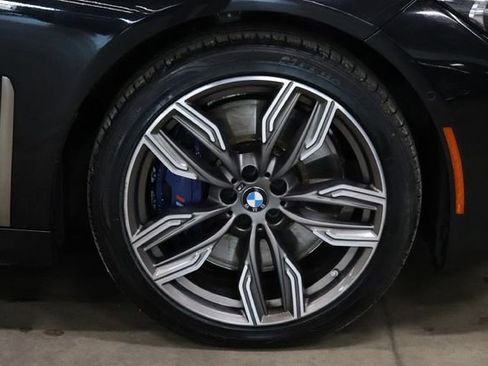 Used 2021 BMW M760i xDrive w/ Luxury Rear Seating Package AWD/4WD image 37