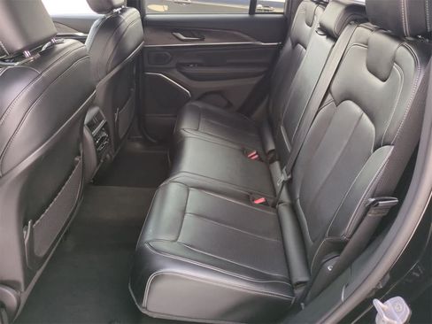 Used 2023 Jeep Grand Cherokee Overland image 19