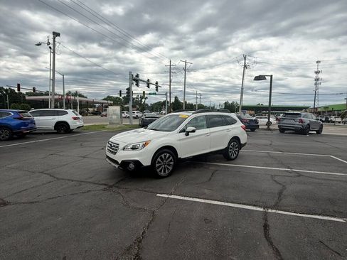 Used 2016 Subaru Outback 2.5i Limited AWD/4WD image 6