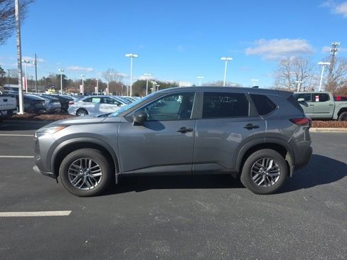 Used 2023 Nissan Rogue S image 5