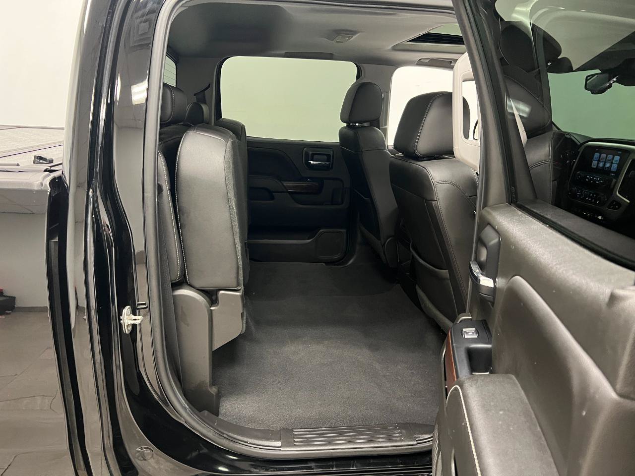 Used 2018 GMC Sierra 1500 SLT AWD/4WD image 31