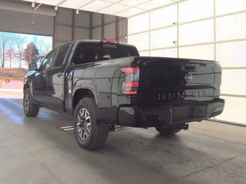 Certified 2025 Nissan Frontier SL image 3