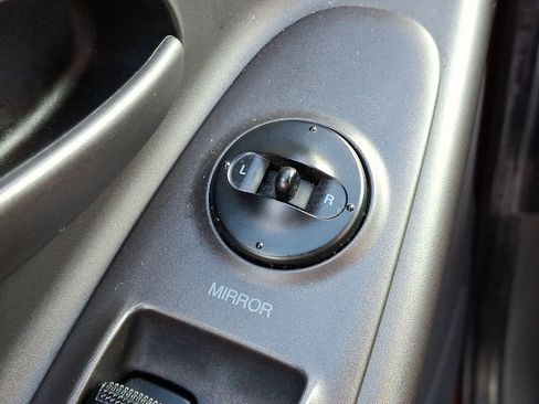 Used 2003 Hyundai Elantra GLS FWD image 22