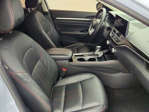 Used 2024 Nissan Altima 2.5 SR w/ SR Premium Package image 25