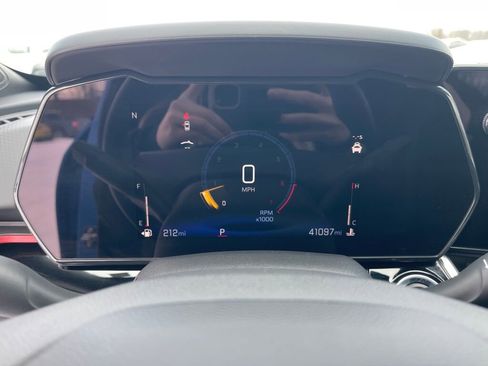 Used 2024 Chevrolet Trax RS w/ Sunroof Package image 14